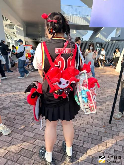 ▲ TWICE場外直擊。（圖／記者陳雅蘭攝）