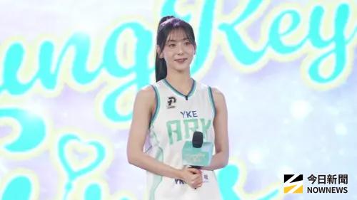 睦那京快閃台灣！撩衣熱舞嗨炸決選現場　洋基女孩6人名單全曝光
