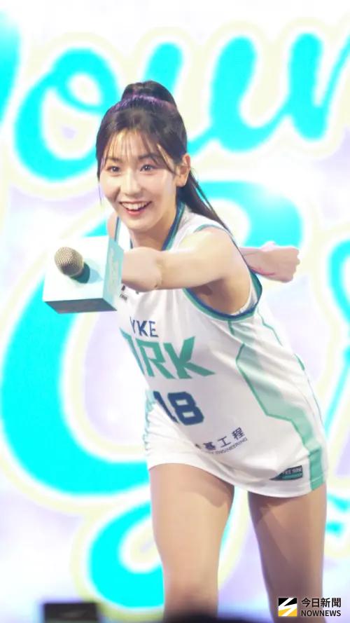 ▲睦那京行程十分緊湊，仍然充滿活力地跟現場粉絲們互動。（圖／記者張一笙攝）