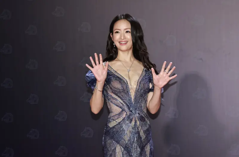 金馬獎／林依晨與張孝全合體走紅毯！豪宅上身、價值2600萬超貴氣