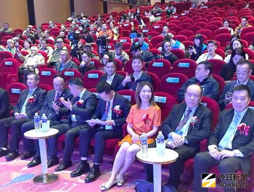 ▲麗星夢郵輪公司舉行探索星號郵輪直航菲律賓新航程記者會，有旅遊業者與會，共同見證這歷史性時刻。(圖／記者黃守作攝，2025.11.21)