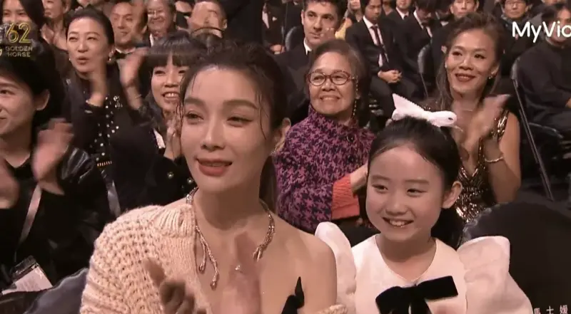 馬士媛《左撇子女孩》拿金馬新人！蔡淑臻、葉子綺海豹式鼓掌超萌