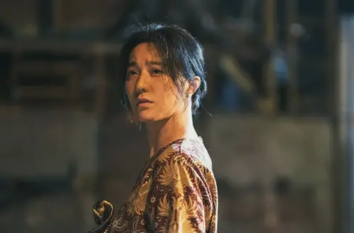 ▲范冰冰在《地母》飾演馬來西亞農婦，從造型到語言幾乎都和過去大不相同，成功拿下金馬影后榮銜。（圖／海鵬提供）