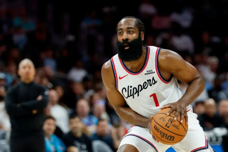 ▲洛杉磯快艇球星詹姆斯·哈登（James Harden）在對陣黃蜂的比賽中狂轟55分，創下快艇隊史新高，並追平本季聯盟單場最高得分紀錄。36歲的他賽後感性表示「籃球就是生命」。（圖／美聯社／達志影像）