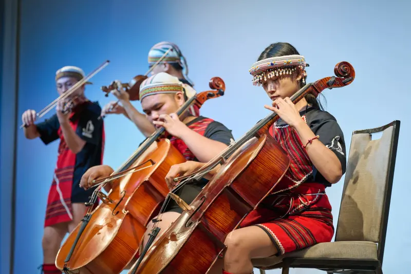 ▲親愛愛樂成員大多來自泰雅、賽德克族的原住民，2008年從一把小提琴開始持續到現在，目前照顧著從嬰兒到大學生，一個近百人團體。（圖／LG提供）
