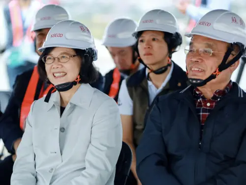 淡江大橋完工　蔡英文讚中央地方攜手：人民優先的合作典範
