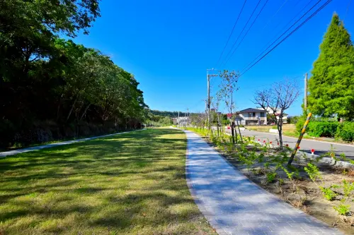 ▲后里泰安周邊景觀設施改善工程，陽光草皮(圖／觀旅局提供2025.11.23)