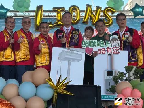 ▲獅子會支持創世基金會添購懸吊式電動移位設備等設施，全面提升植物人安養與照護的安全舒適性。（圖／記者金武鳳攝，2025.11.23)