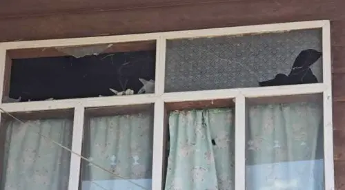 ▲泰緬邊境近來槍砲聲不斷，當地居民憂心戰火越線影響安全。（圖／翻攝自KhaoSod