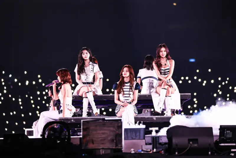 ▲金唱片確定將於2026年1月10日在台北大巨蛋舉辦，GD、TWICE（如圖）、LE SSERAFIM都入圍，完整提名名單、搶票等日程資訊公開。（圖／＠livenationtw IG）