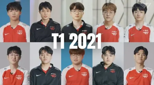 ▲2021年T1 隊伍內多達10人的恐怖陣容，輪盤式換人也引爆隊內壓力鍋。