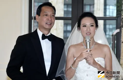 ▲黎明柔（右）在2016年和香港金融界高層朱力賢（左）結婚 。（圖／記者林柏年攝影)