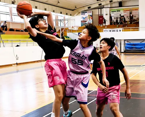 U19籃球聯盟／Rising全員得分秀！翁晟凱狂砍32分達成「另類5×5」
