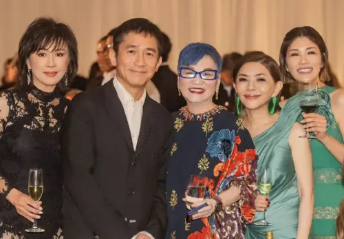 關穎、邱淑貞變親戚！新人背景超狂　主播嚇：後面坐梁朝偉劉嘉玲
