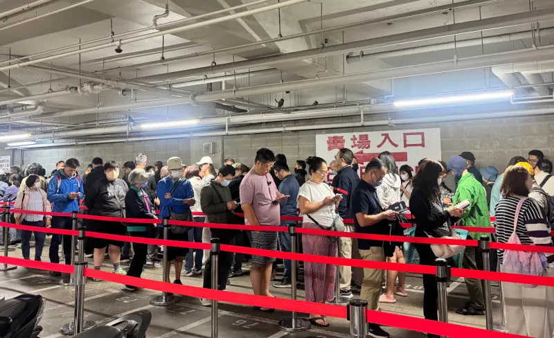 直擊／好市多黑五史上最大規模！6:30現排隊潮　鐵粉：優惠變好了