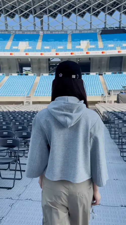 ▲子瑜單獨在世運奔跑的畫面曝光。（圖／IG@twicetagram）