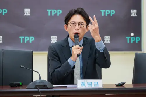 黃國昌準備拋棄民眾黨？媒體人揭「背後盤算」：心裡很氣
