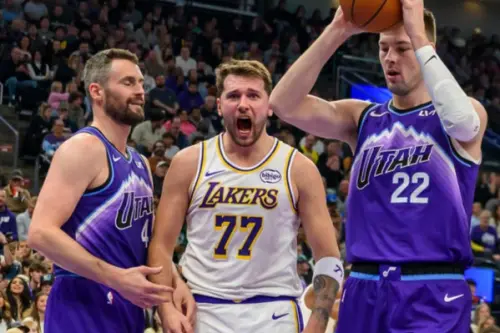 NBA／湖人108:106險勝爵士！唐西奇33分準大三元　詹皇17分8助攻
