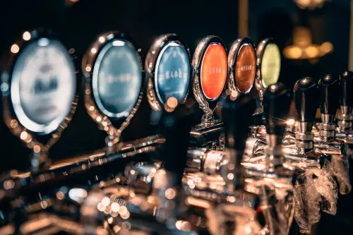 ▲「溫肚火鍋」在2020年開幕，算是當初南部很早就引進汲飲式雞尾酒的店家。（圖／溫肚火鍋提供www.facebook.com/untoo356/）