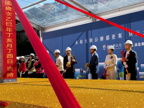 ▲新北市長侯友宜出席大陳公辦都更單元六動土儀式。（圖／記者張家瑋攝2025.11.24）