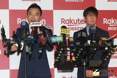 ▲今（24）日樂天總部高層親自赴中職聯盟召開記者會，現場超過50位媒體記者到場。（圖／記者葉政勳攝）