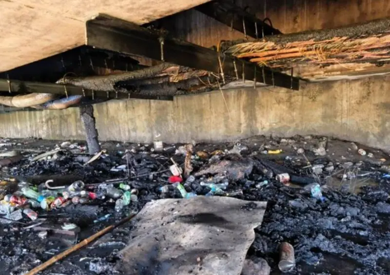 ▲台中大里西柳橋下發生火警，現場發現一具男焦屍。（圖／翻攝畫面）