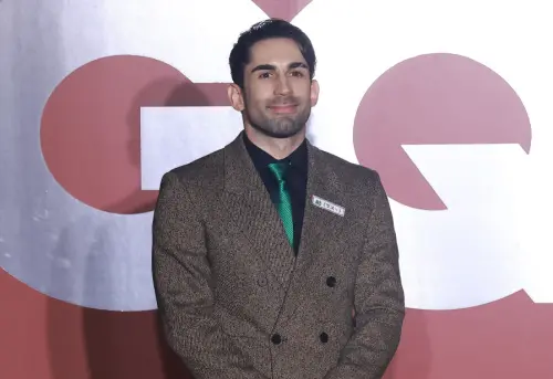 酷因《中文怪物》爆紅！出席時尚頒獎粉絲尖叫　預告下一季這時出
