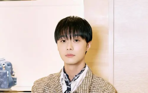 ▲施柏宇因台劇《想見你》走紅，未料卻被工作人員爆料，在拍攝期間不小心受傷，卻以養傷為由告假，實際上是和女友約會。（圖／翻攝自IG@patrick8589）