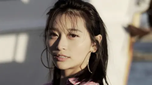 ▲祈錦鈅（如圖）上月證實跟前夫小青蛙離婚1年，今（2）日爆出她與小8歲男星陳任佑熱戀，稍早祈錦鈅回應《NOWNEWS今日新聞》真實情況，當時自己不勝酒力，男方貼心攙扶，「我們一起吃飯喝酒過，就是很好的朋友！」（圖／翻攝自祈錦鈅IG＠maxinechiii）