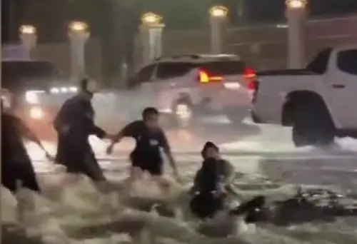 ▲災情集中在靠近胡志明市的中心區域，多條主要道路被迫封閉。（圖／翻攝自越南快訊）