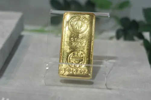 ▲▲7-11聖誕節福袋，頭獎保時捷 MACAN 1名。（圖／記者朱永強攝）