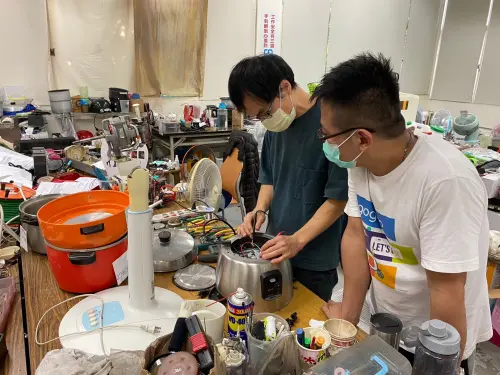 吹風機、電鍋壞掉先別丟！台中限定「50元修好」　家電診所被推爆
