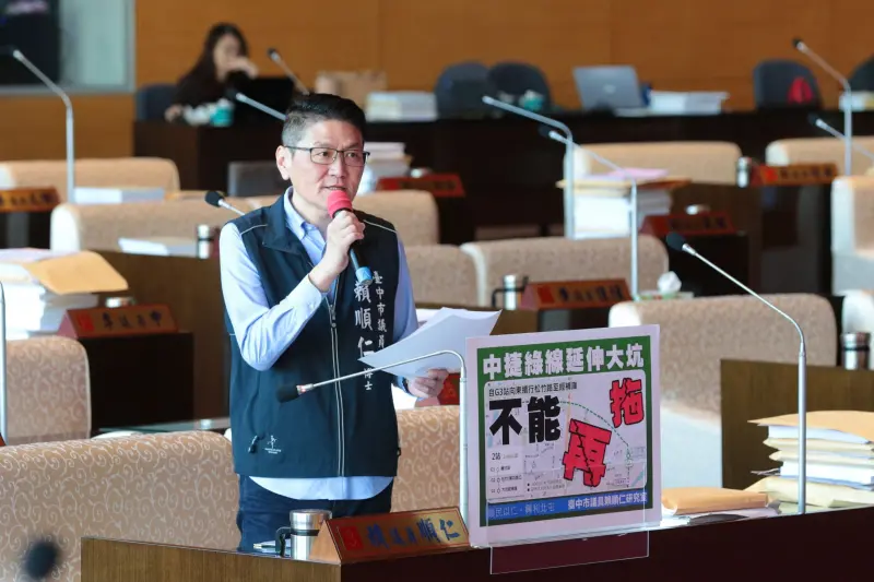 ▲議員賴順仁質詢指出，中捷運延伸案「原地踏步」，質疑「為何台中市民的需求，要被另一個縣市的行政程序綁架？」(圖／柳榮俊攝2025.11.25)