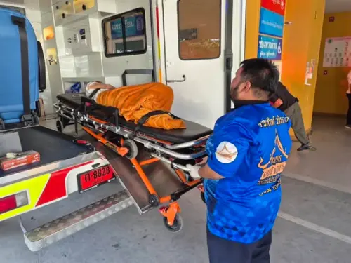 影／泰國65歲婦人「死而復生」火化前敲棺材急求救！全場驚呆
