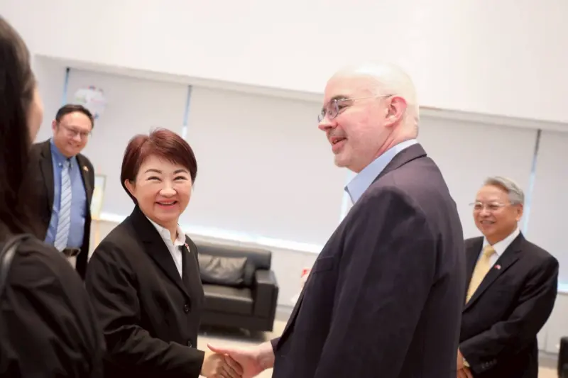 ▲美國在台協會（AIT）處長谷立言日前率團拜會台中市政府，由市長盧秀燕親自接待。（圖／台中市政府提供，2025.11.25）