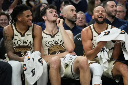 勇士134：117勝爵士！柯瑞砍31分在板凳超開心　超越哈登成第一人
