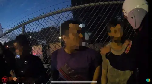 三峽「5逃逸移工塞白牌車」畫面曝光！美女所長舉槍喝止：不要動
