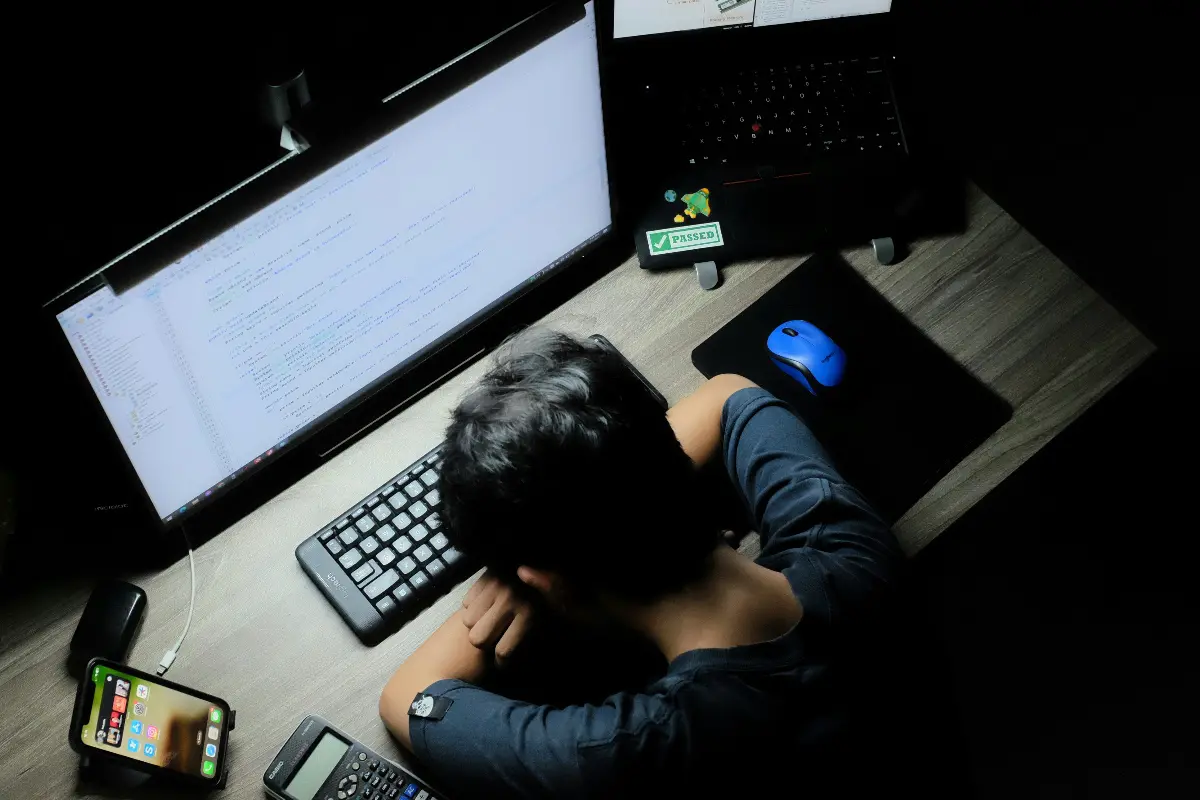 兒盟網路霸凌調查女受害比例高、近半有小帳 教戰家長陪伴5步驟