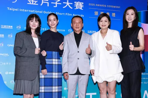 ▲林予晞（左起）、温貞菱、李康生、楊貴媚與謝盈萱出席金片子大賽頒獎典禮。（圖／記者吳翊緁攝）