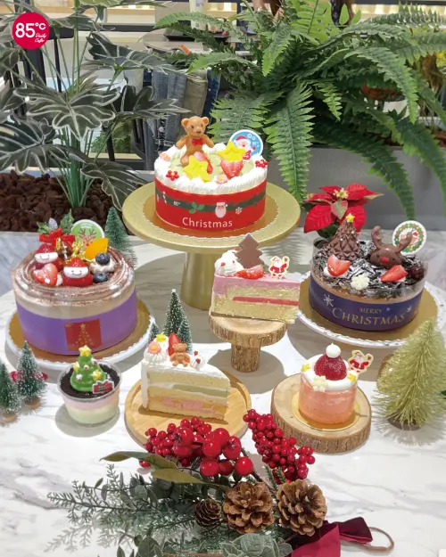 ▲85度C周三黑糖珍珠第2杯半價，聖誕蛋糕7款開賣，切片主題蛋糕第二件8折。（圖／85度C 85cafe.com）