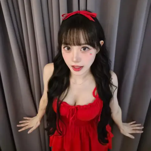 ▲黃姓經紀人強調，當初與邊荷律（如圖）、李丹妃，除了中信兄弟方要女經紀人外，同時自己當時的公司高層也因涉入性騷事件進行整頓。（圖／翻攝自邊荷律IG@yuling34）