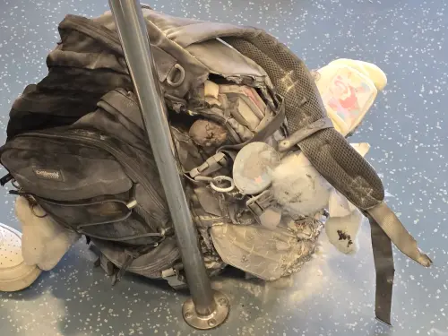 ▲初查疑似是女乘客後背包裡的行動電源爆炸起火。（圖／Threads @tw.tra.train.flight.pig授權）