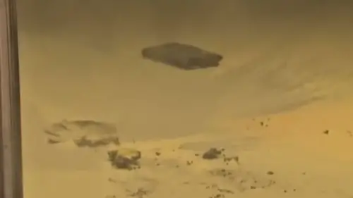 ▲初查疑似是女乘客後背包裡的行動電源爆炸起火。（圖／Threads @tw.tra.train.flight.pig授權）