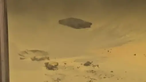 又是行動電源自燃！台鐵區間車濃煙密布 延誤22分鐘