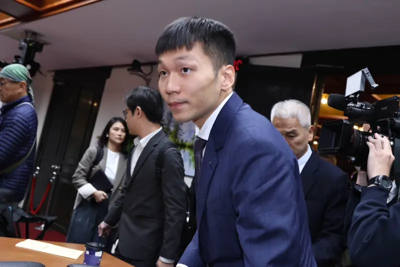 ▲ 運動部部長李洋今首度赴立法院備詢，面對曹錦輝、林益全等球員傳出可能赴中國打球引發統戰疑慮，李洋則認為職業選手追求更好待遇無可厚非，政府責任是強化國內職棒環境。（圖／記者朱永強攝）