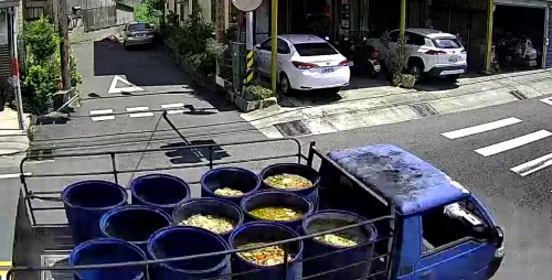 禍源找到了！台中燒廚餘害焚化爐停擺　藍揭不肖業者狂灌水換補助
