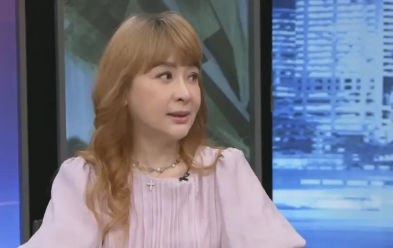 ▲蔣萍（如圖）的媽媽和老公外遇，年事已高的爸爸仍未和媽媽離婚，還自己跑去住榮民之家，前夫則在當保全。（圖／翻攝自YouTube＠命運好好玩 官方頻道）