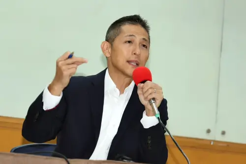 質疑大罷免操盤失敗挨轟！吳怡農舉「十三寇」事件：我不怕攻擊
