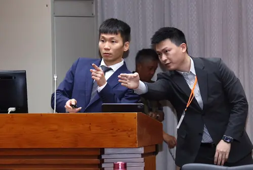 ▲相較於過往劍拔弩張的質詢氣氛，朝野立委對運動部長李洋給予罕見的溫柔禮遇。（圖／記者朱永強攝）