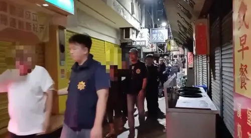 ▲手斷掉也要賭！新北男「剛領普發1萬」衝賭場　警開門見一幕傻眼。（圖／翻攝畫面）